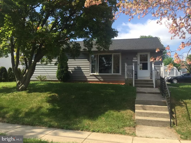 300 S PINE AVE, Maple Shade, NJ 08052