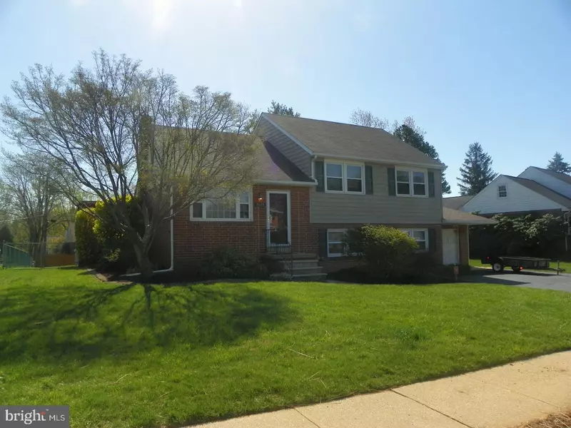 2615 W ROBINO DR, Wilmington, DE 19808