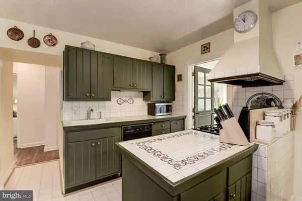 Falls Church, VA 22042,3429 EXECUTIVE AVE