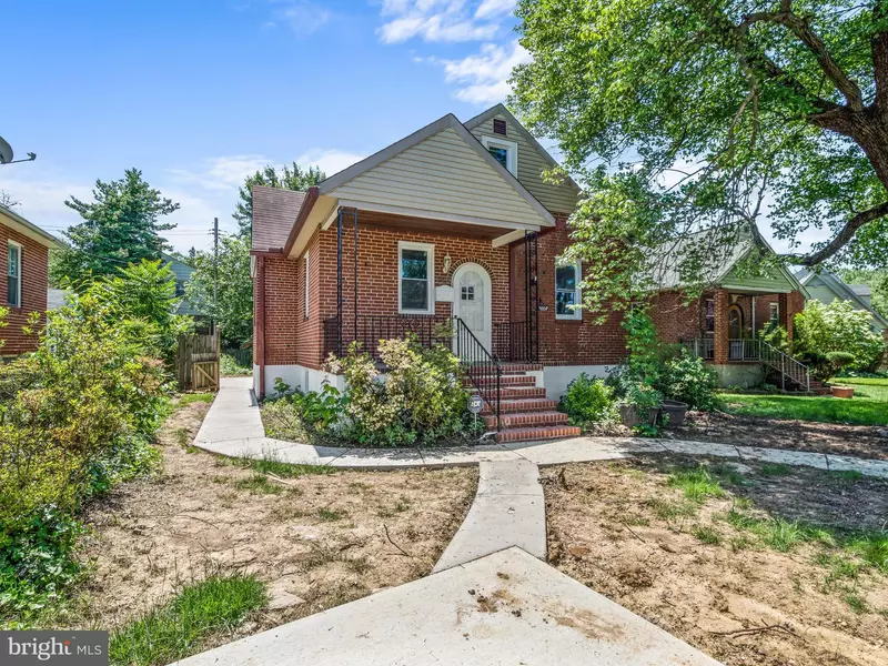 5207 BIDDISON LN, Baltimore, MD 21206