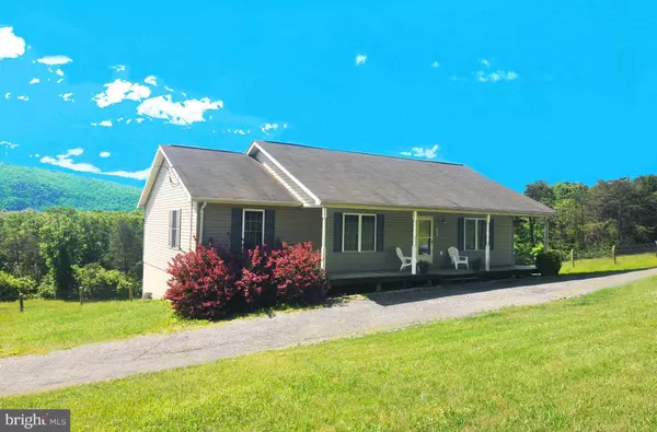 14 RIVER GLEN RD, Paw Paw, WV 25434