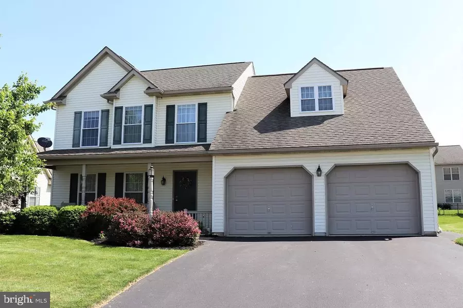 10 COOLIDGE DR, Ephrata, PA 17522