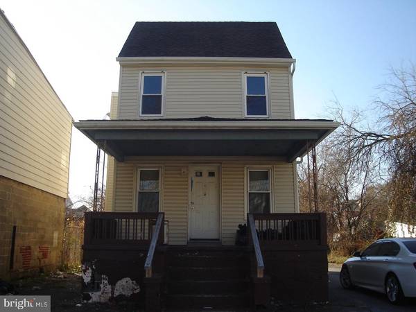 2 W PITMAN ST, Penns Grove, NJ 08069