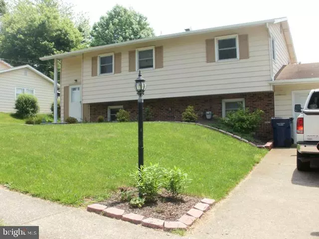 1505 SPRING GARDEN DR, Middletown, PA 17057