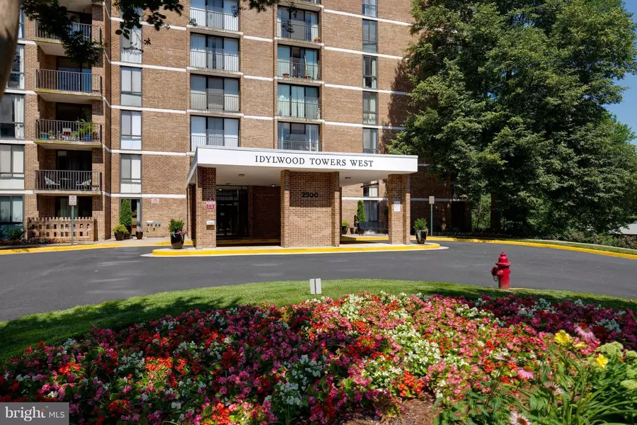 2300 PIMMIT DR #616, Falls Church, VA 22043