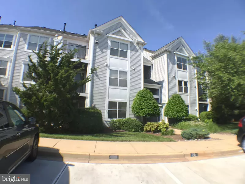 10003 VANDERBILT CIR #1-1, Rockville, MD 20850