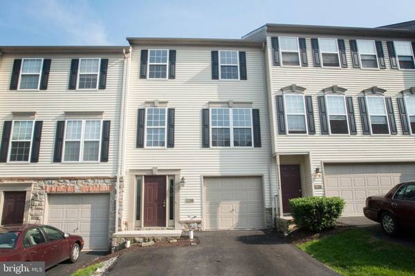 2708 HUNT CLUB DR, York, PA 17402