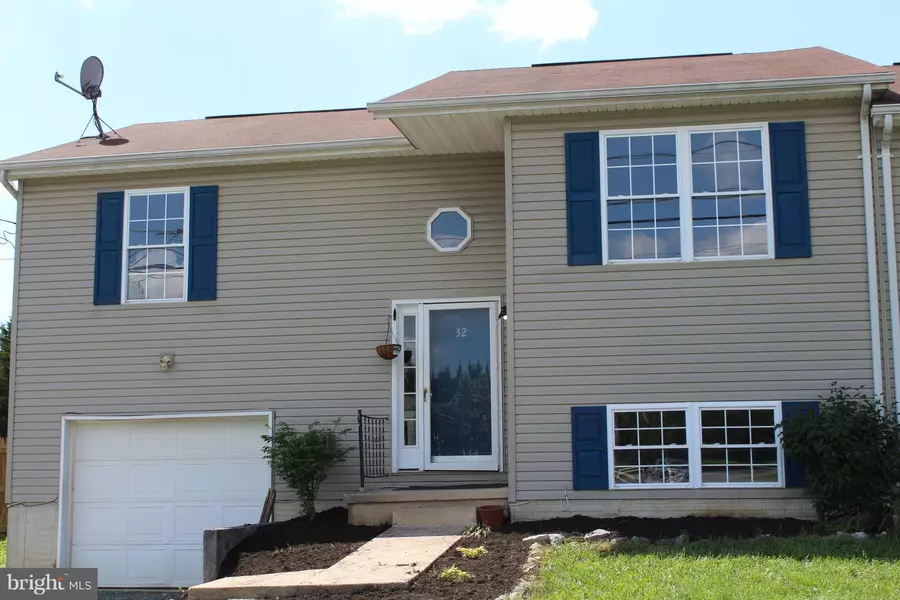 32 IDYLLWOOD DR, Inwood, WV 25428