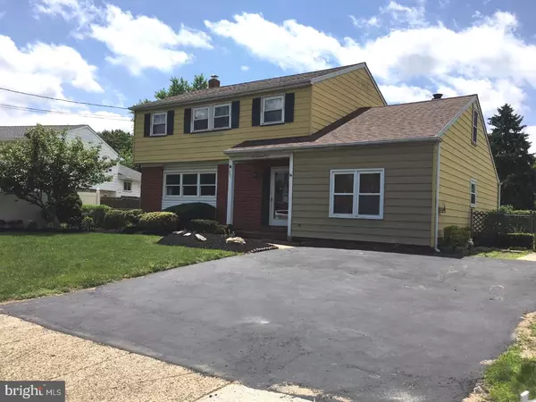 201 N ARTHUR DR, Edgewater Park, NJ 08010