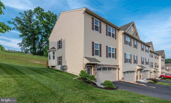 336 WEATHERSTONE DR, New Cumberland, PA 17070