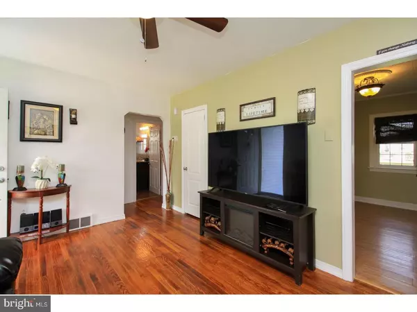 Mount Ephraim, NJ 08059,27 GRANT AVE