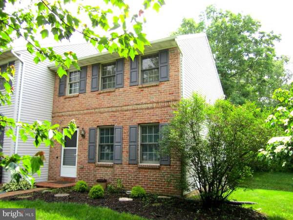 60 BROOKFIELD RD, Lititz, PA 17543