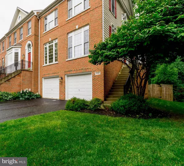 Fairfax, VA 22033,4086 WALNUT COVE CIR