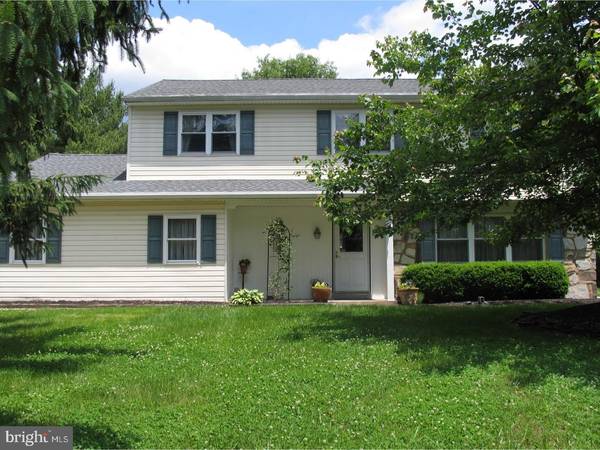 955 WOODLAWN DR, Lansdale, PA 19446