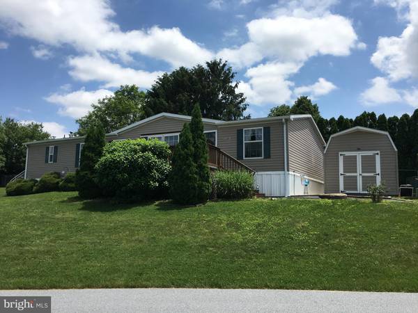 1002 HONEYSUCKLE LN, Ephrata, PA 17522