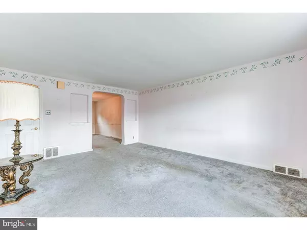 Philadelphia, PA 19135,7126 ERDRICK ST