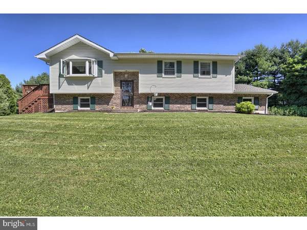 112 GOLDSBOROUGH RD, Robesonia, PA 19551