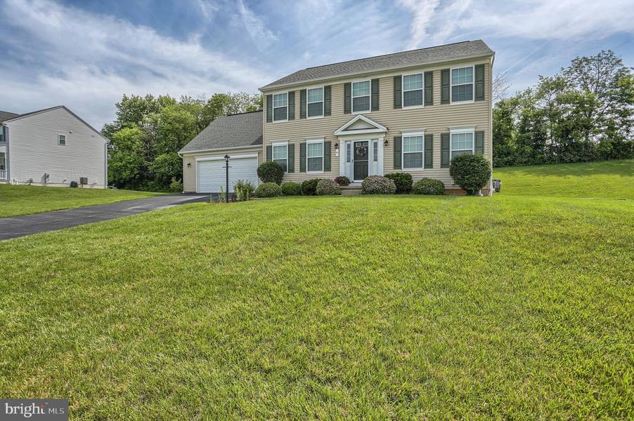 8 ASCOT DR, Shrewsbury, PA 17361