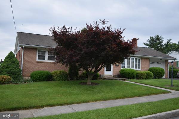 612 W PINE ST, Palmyra, PA 17078