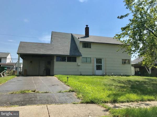 24 GINGERBUSH RD, Levittown, PA 19057