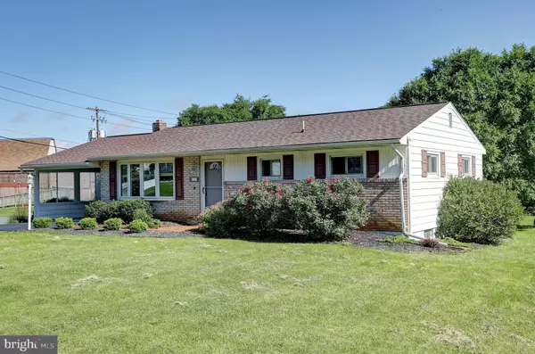 11 E WINDING HILL RD, Mechanicsburg, PA 17055
