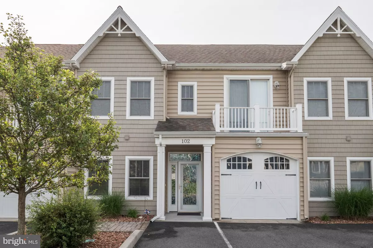 Ocean View, DE 19970,2 SMITHFIELD CT #102