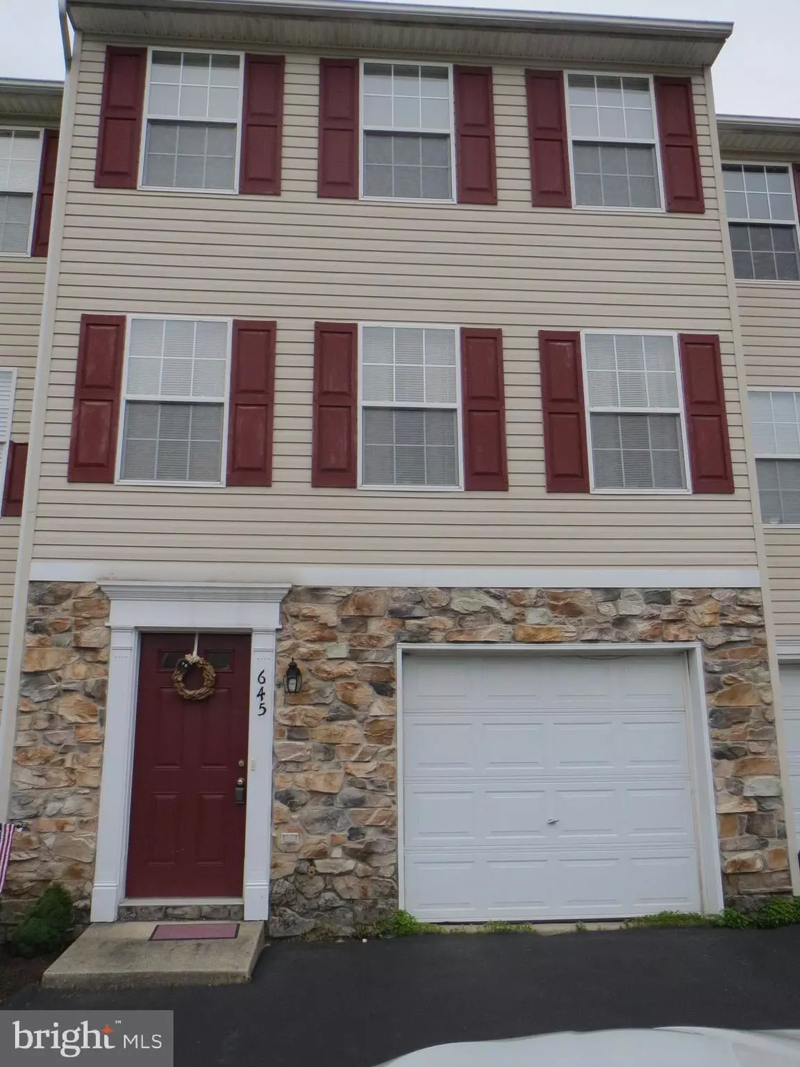 York, PA 17406,645 CHARLES CIR