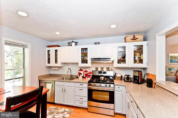 Oakton, VA 22124,10212 OAKTON TERRACE RD #10212