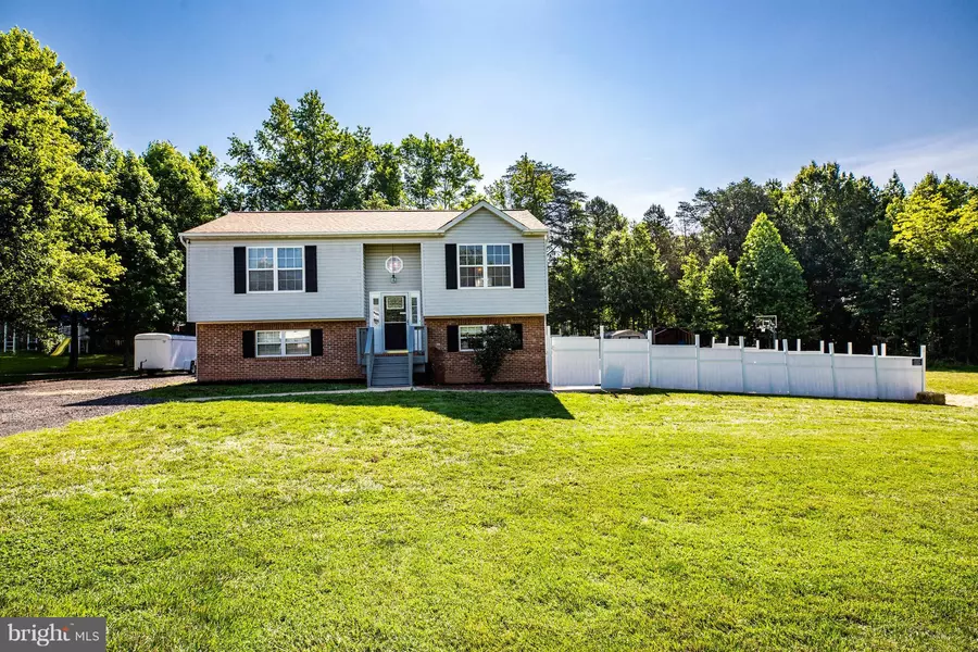 11803 NICHOLAS DR, Fredericksburg, VA 22407