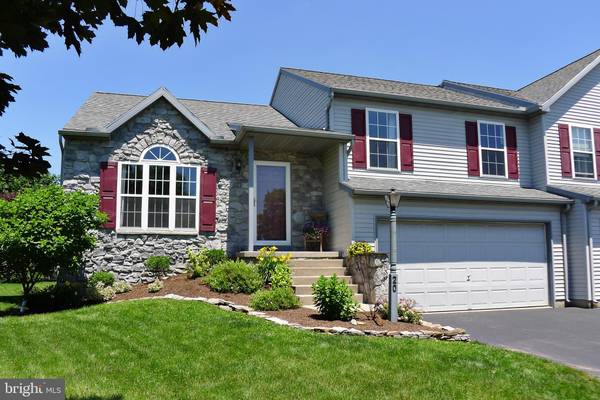 20 PEBBLE CREEK DR, Lititz, PA 17543