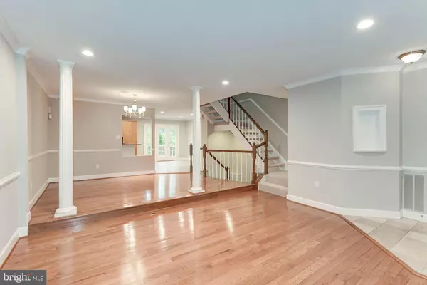 Fairfax, VA 22033,3906 GREEN LOOK CT