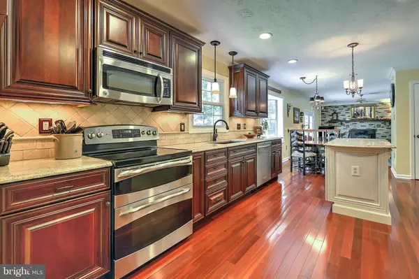 Woodbridge, VA 22192,5350 WADE LN