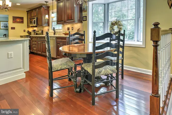 Woodbridge, VA 22192,5350 WADE LN