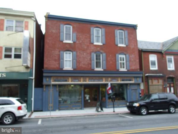 33 S 3RD ST, Oxford, PA 19363