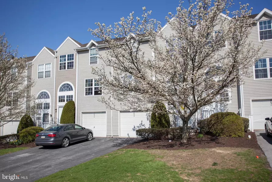 6633 SPRINGFORD TER, Harrisburg, PA 17111