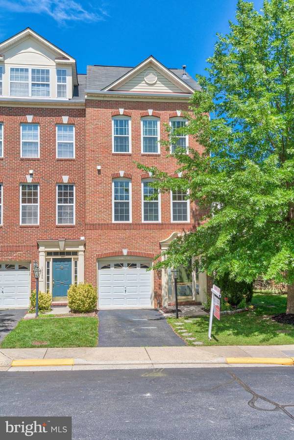 13067 PARK CRESCENT CIR, Herndon, VA 20171