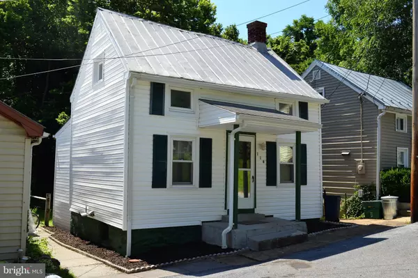 114 COLLEGE ST, Shepherdstown, WV 25443