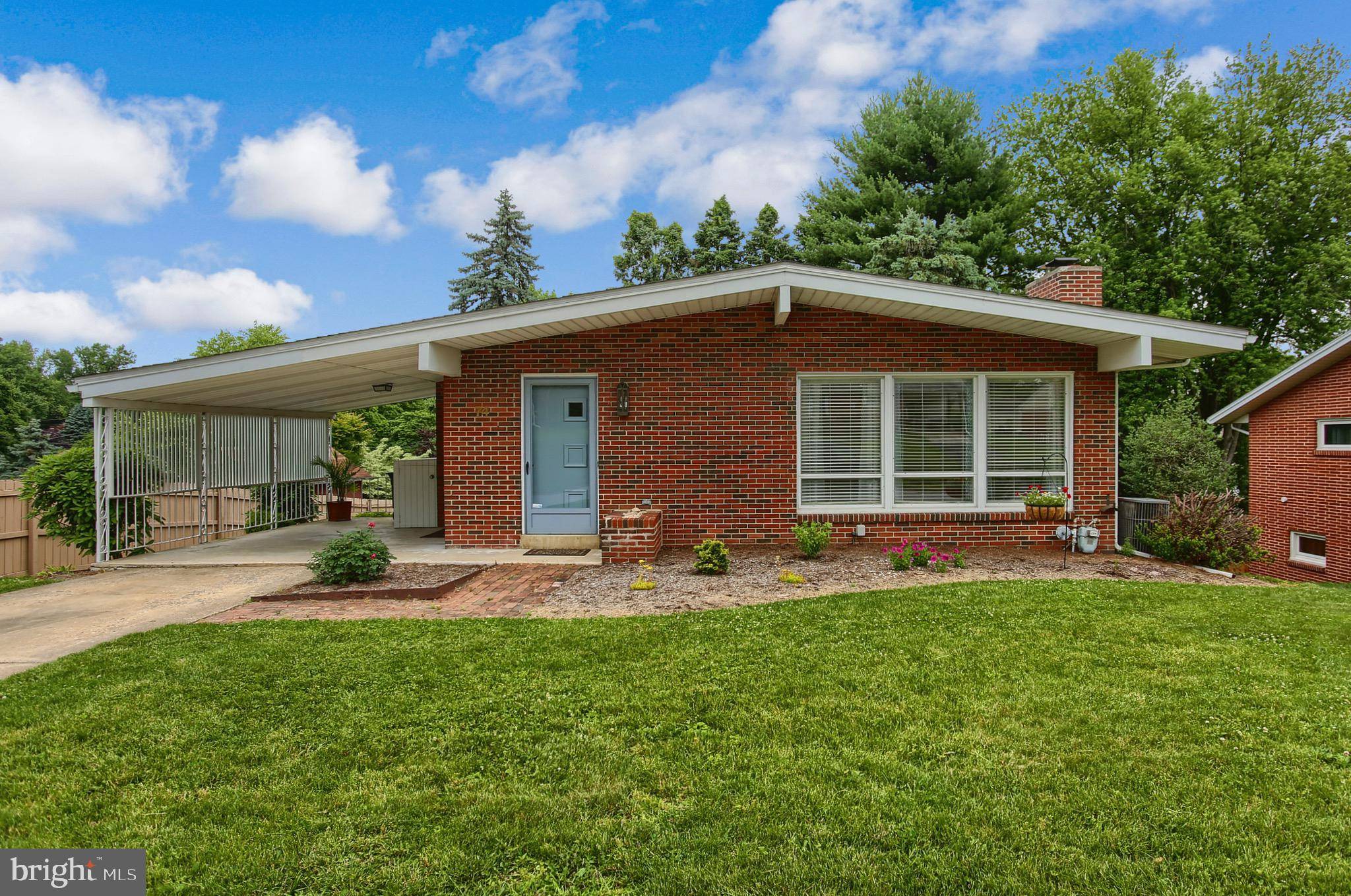 74 HILLSIDE CIR, Camp Hill, PA 17011