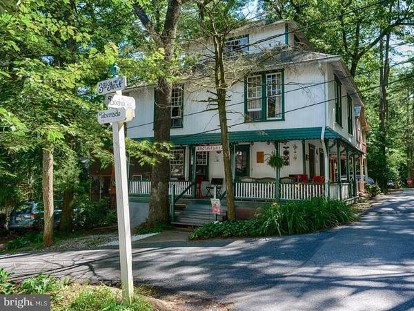 212 BOEHM AVE, Mt Gretna, PA 17064