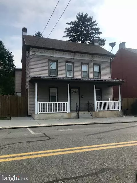 51 E HIGH ST, Womelsdorf, PA 19567