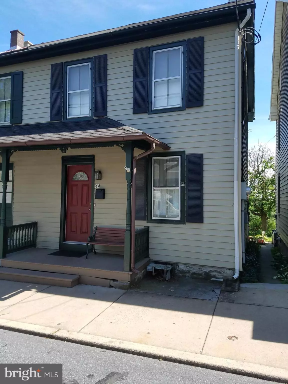 Lititz, PA 17543,44 FRONT ST