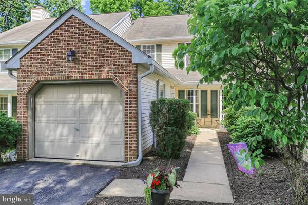 2 COLD STREAM DR, Lancaster, PA 17603