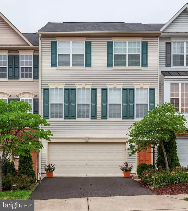 2455 BATTERY HILL CIR, Woodbridge, VA 22191