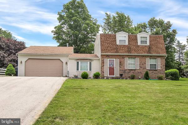 438 HILLSIDE DR, Red Lion, PA 17356