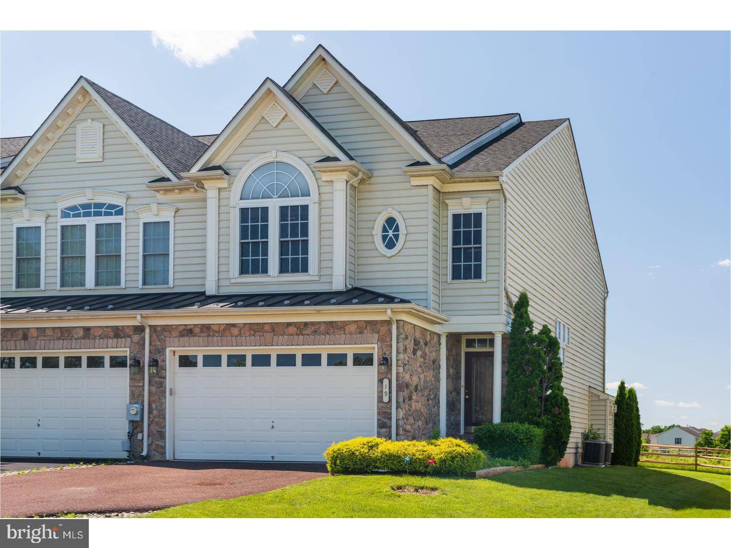 19 RINEHART RD, Pottstown, PA 19465