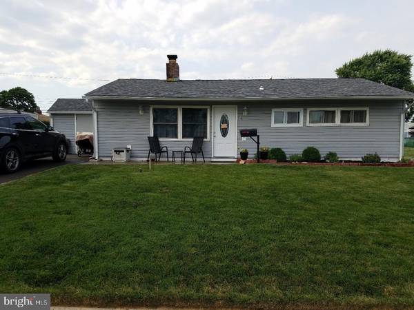 54 BUTTONWOOD LN, Levittown, PA 19054