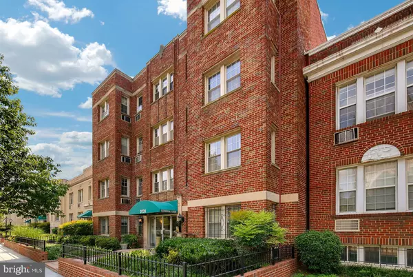 3028 WISCONSIN AVE NW #202, Washington, DC 20016