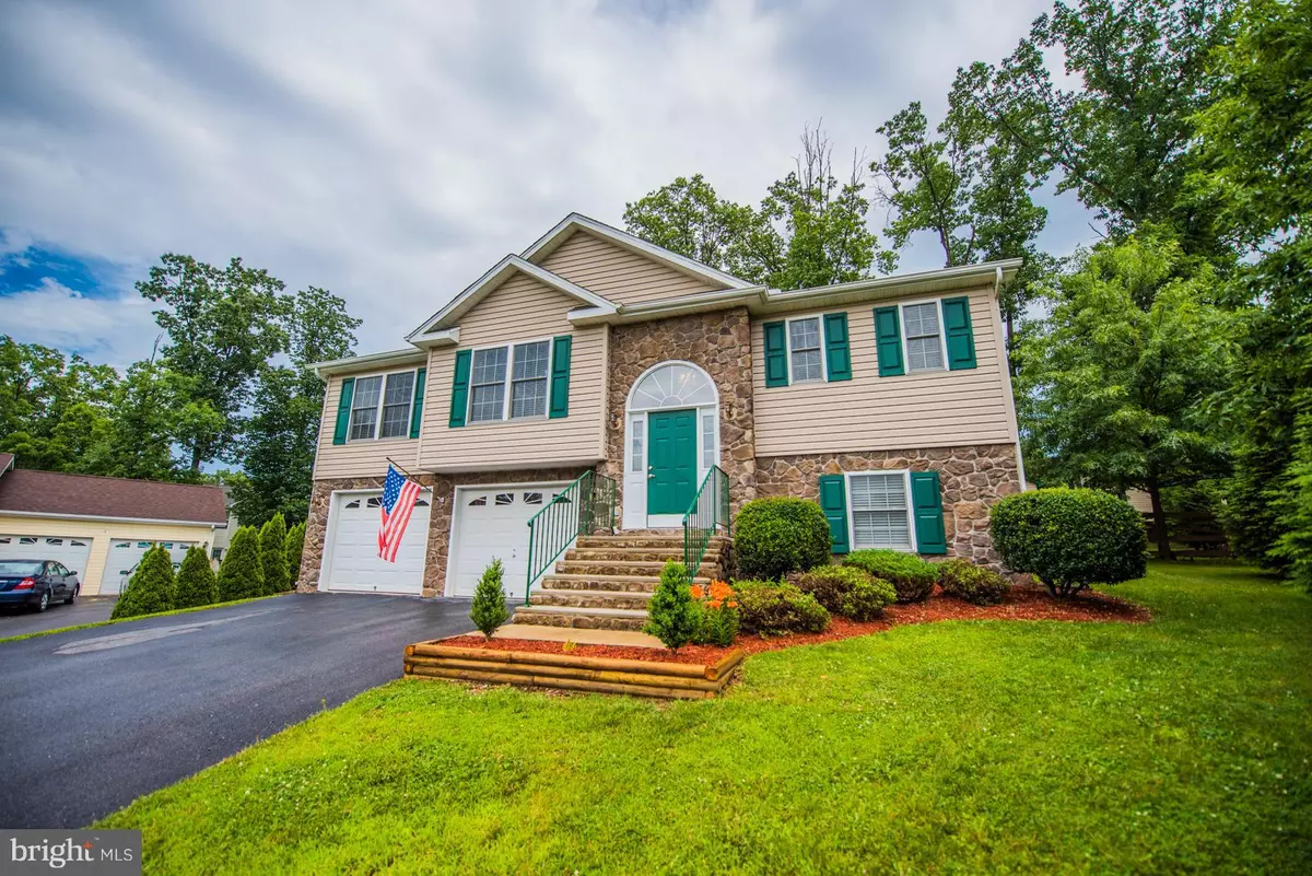 Inwood, WV 25428,108 CANOE CT