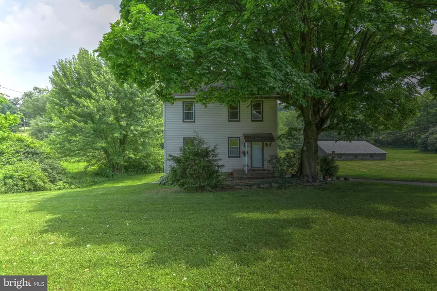 3205 STELTZ RD, New Freedom, PA 17349