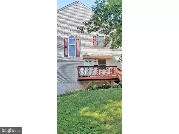 215 W 8TH ST, Red Hill, PA 18076